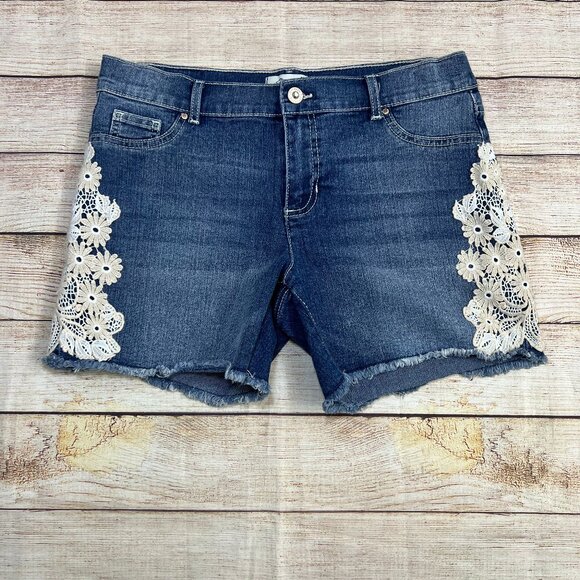 Jordache Lace Trim Denim Shorts Size 18 Women's Blue Frayed Hem Boho Style - Picture 1 of 12